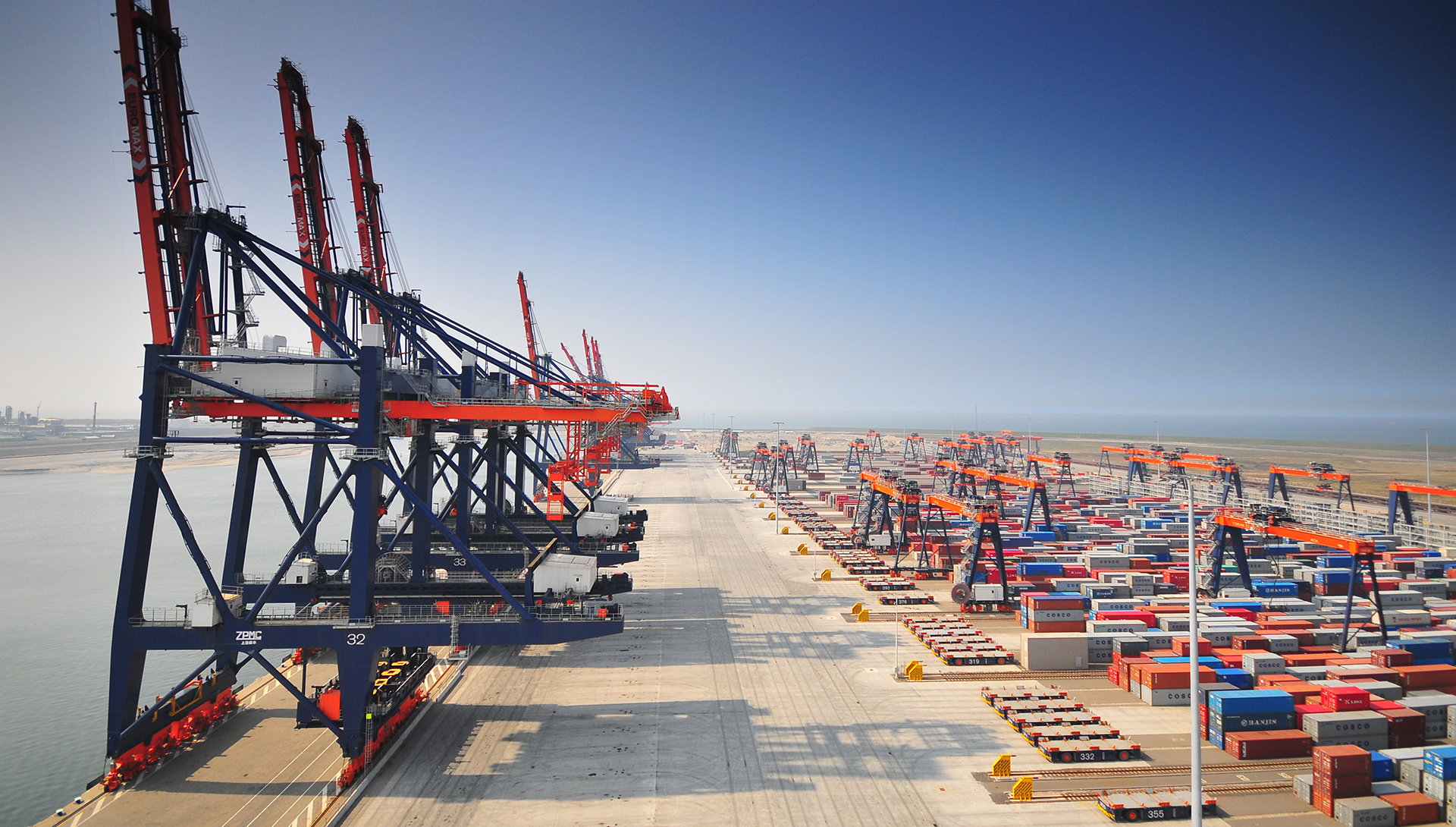 Smart port automated container terminal